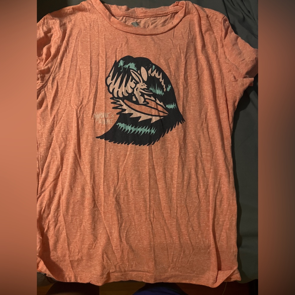 Rabbit cali vibes tshirt size medium